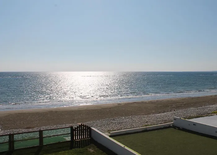 Panorama Beach House, 5 Meters To The Sea